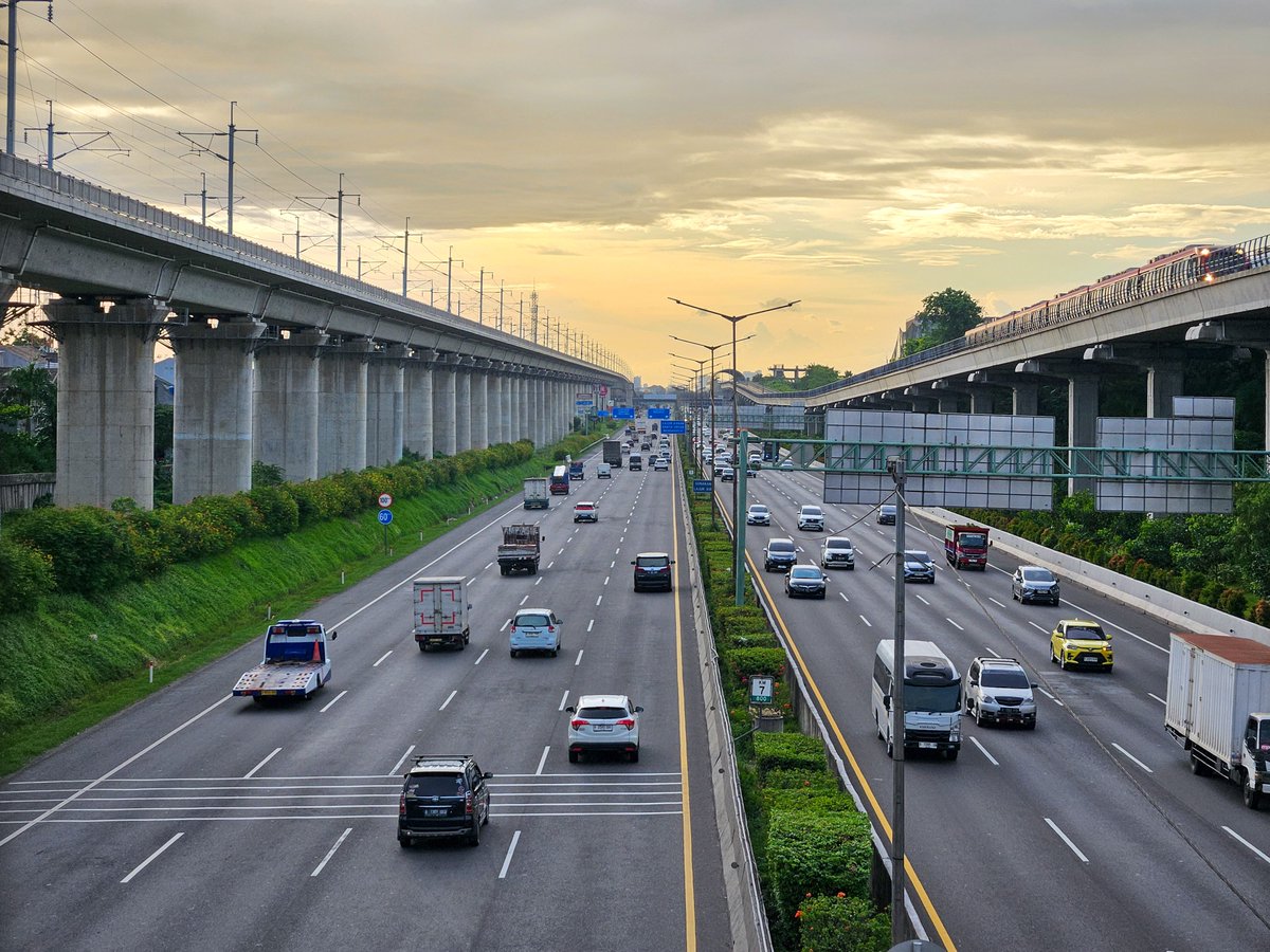 fazri91's tweet image. Sore ini di perbatasan Bekasi - Jakarta.

📱: #withGalaxy @samsungID #GalaxyS23
      @Snapdragon 8 Gen 2 for Galaxy

#ShotOnSnapdragon #SnapdragonInsiders #SamsungMembers #SMID