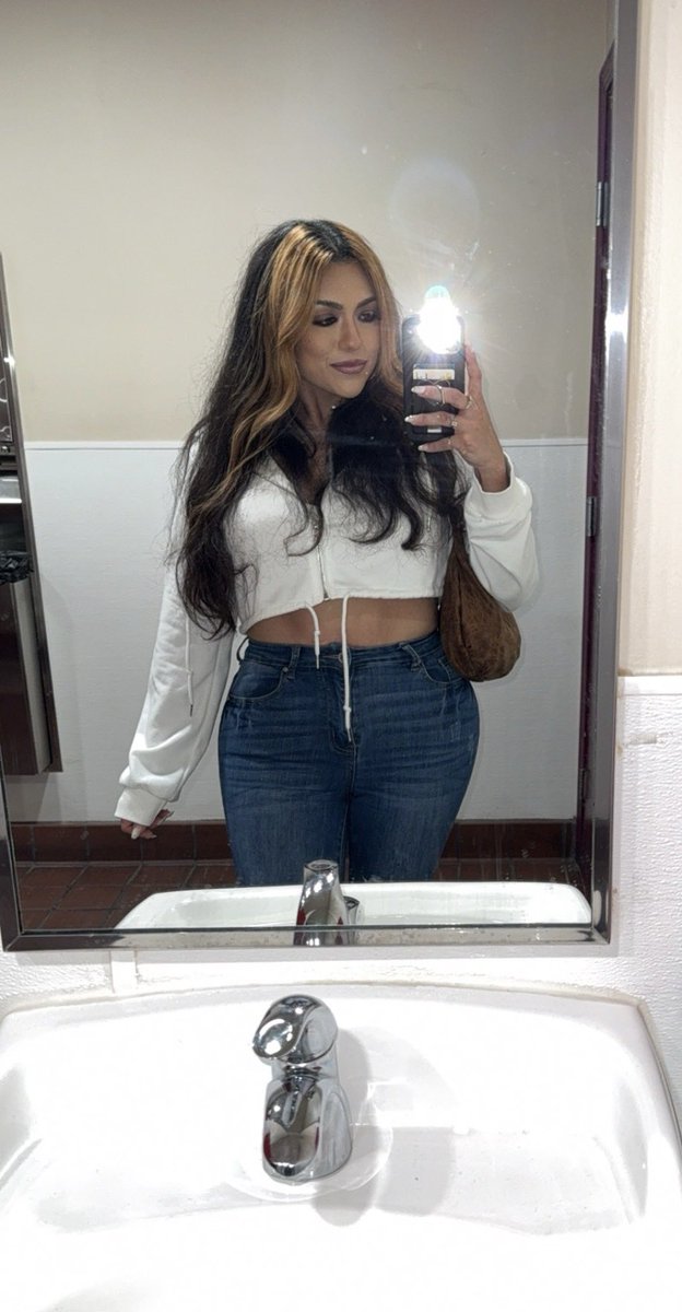 👽Veronica🍀 tweet media