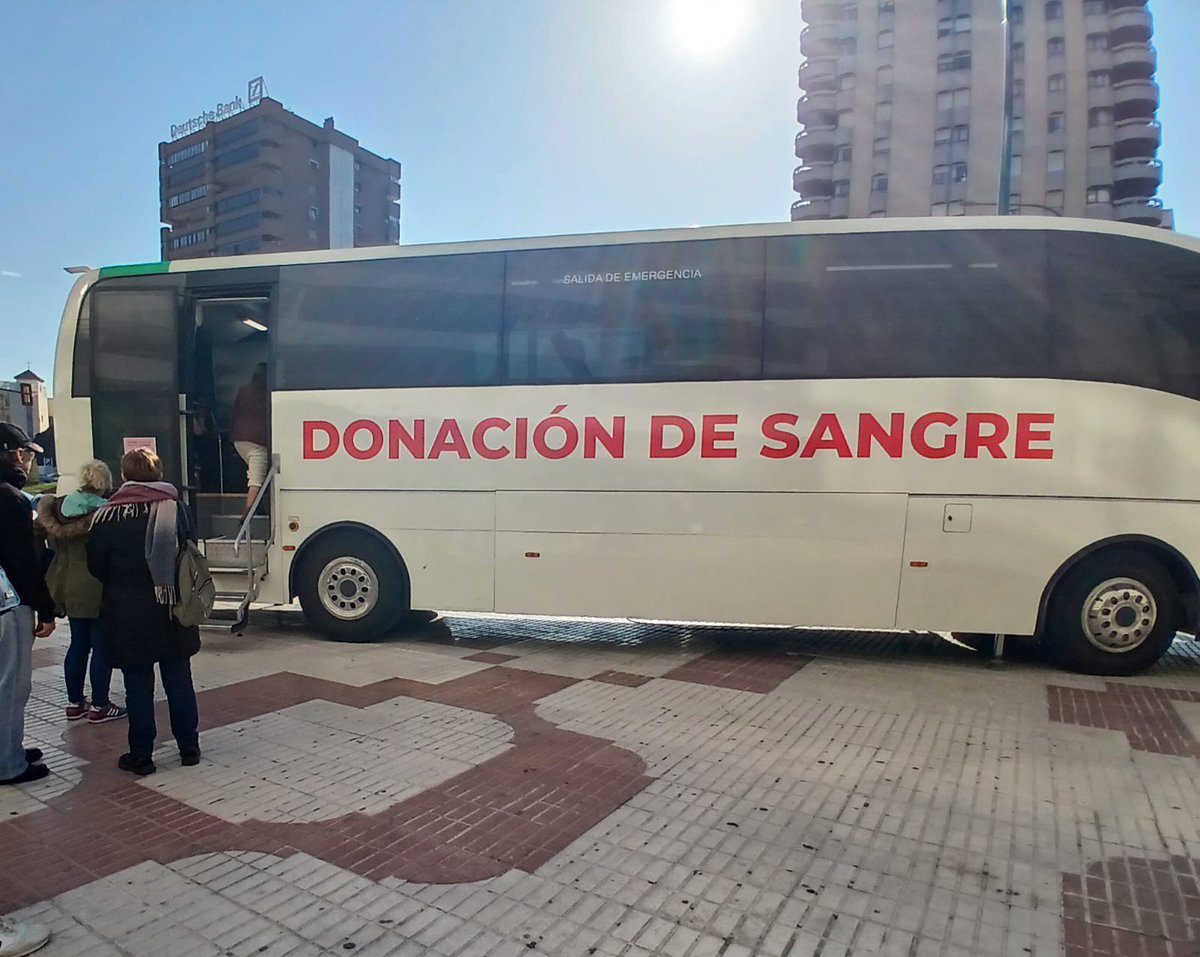 🩸El Centro de Transfusión de #Málaga inicia  campaña navideña de donación sangre. 
✅Unidad móvil hasta 19 de diciembre en Avda. Andalucía (frente a El Corte Inglés)
✅ En el Centro de Transfusión (en Hospital Civil), abierto todos los días (excepto domingos y festivos).