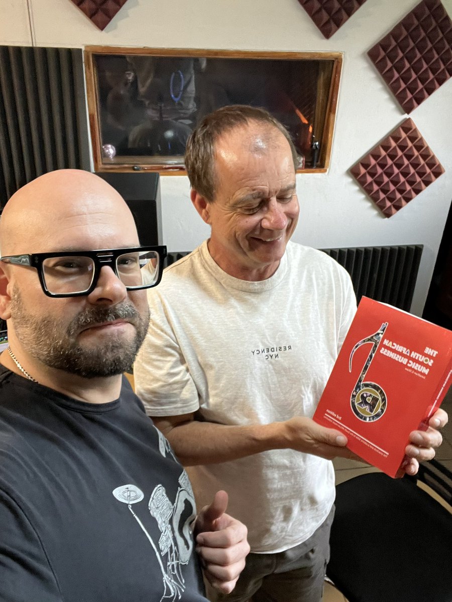 jonathangshaw's tweet image. Terrence gets his copy of “The South African Music Business, 3rd Edition” #samb3 #musicbusiness #textbook
