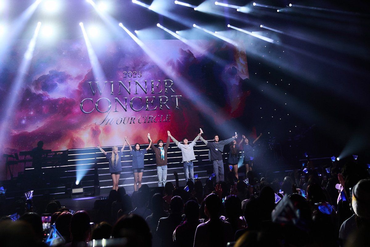 YGJAPANofficial's tweet image. 【#WINNER】

𝟐𝟎𝟐𝟓 𝐖𝐈𝐍𝐍𝐄𝐑 𝐂𝐎𝐍𝐂𝐄𝐑𝐓 [𝐈𝐍 𝐎𝐔𝐑 𝐂𝐈𝐑𝐂𝐋𝐄]
𝐉𝐀𝐏𝐀𝐍 𝐅𝐈𝐍𝐀𝐋 𝐈𝐍 𝐎𝐒𝐀𝐊𝐀

大阪公演の様子を大公開📸

#INNERCIRCLE のみなさんのおかげで
熱いFINAL公演をむかえることができました❤️‍🔥

暖かい年末を過ごしてくださいね☺️

#위너 #IN_OUR_CIRCLE_JAPAN