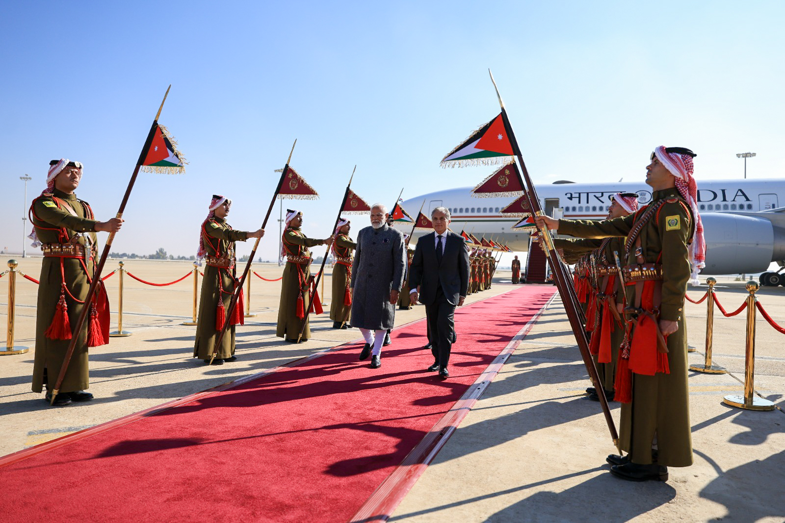 رئيس الوزراء يستقبل رئيس وزراء جمهورية الهند الذي بدأ زيارة عمل رسمية إلى المملكة #بترا 