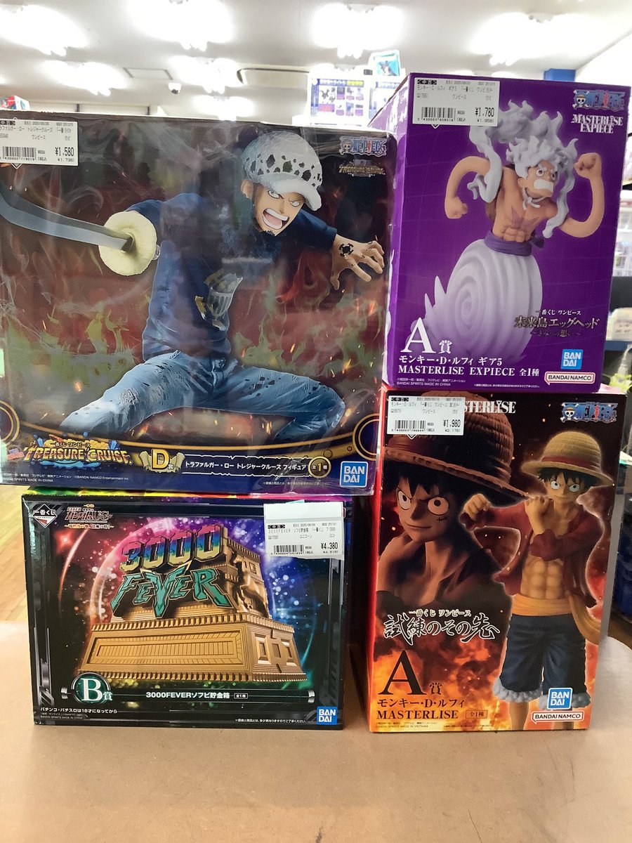 こんにちは！古本市場です！ 本日は沢山のフィギュアが入っております