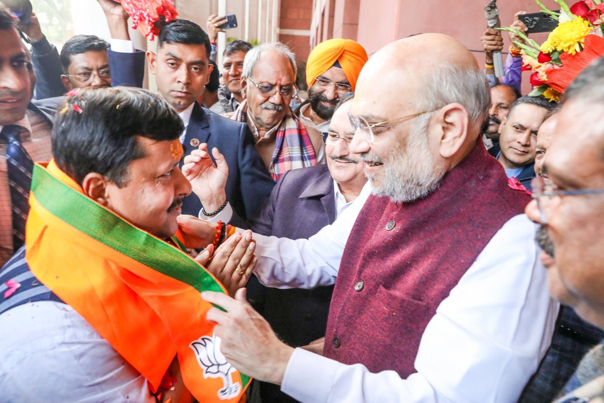 AmitShah's tweet image. श्री नितिन नबीन जी को भाजपा के राष्ट्रीय कार्यकारी अध्यक्ष का पदभार ग्रहण करने पर बहुत-बहुत बधाई।

मुझे विश्वास है कि आपके नेतृत्व में संगठन का और भी विस्तार होगा और मोदी सरकार की नीतियों व पार्टी की विचारधारा को आप जन-जन तक पहुँचाएँगे। ईश्वर से आपके सफल कार्यकाल की कामना करता…