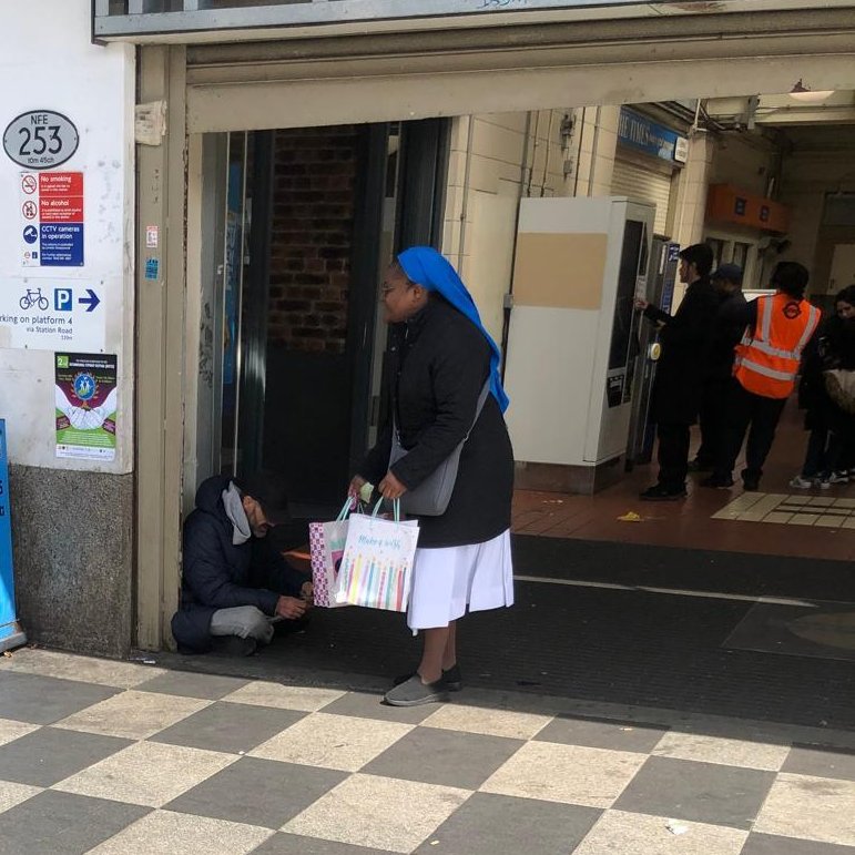 ddlpdo's tweet photo. ❄️ London’s streets are cold this Christmas. Too many sleep rough without warmth or food.
🕯 Donate today to give shelter &amp; hope: https://t.co/wcZnamGUL3

#Christmasgift #divine #love https://t.co/fWtdVj7g2B