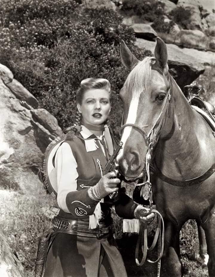 RECUERDOS DE UN BABY BOOMER

Quien es ??  La recuerdan??