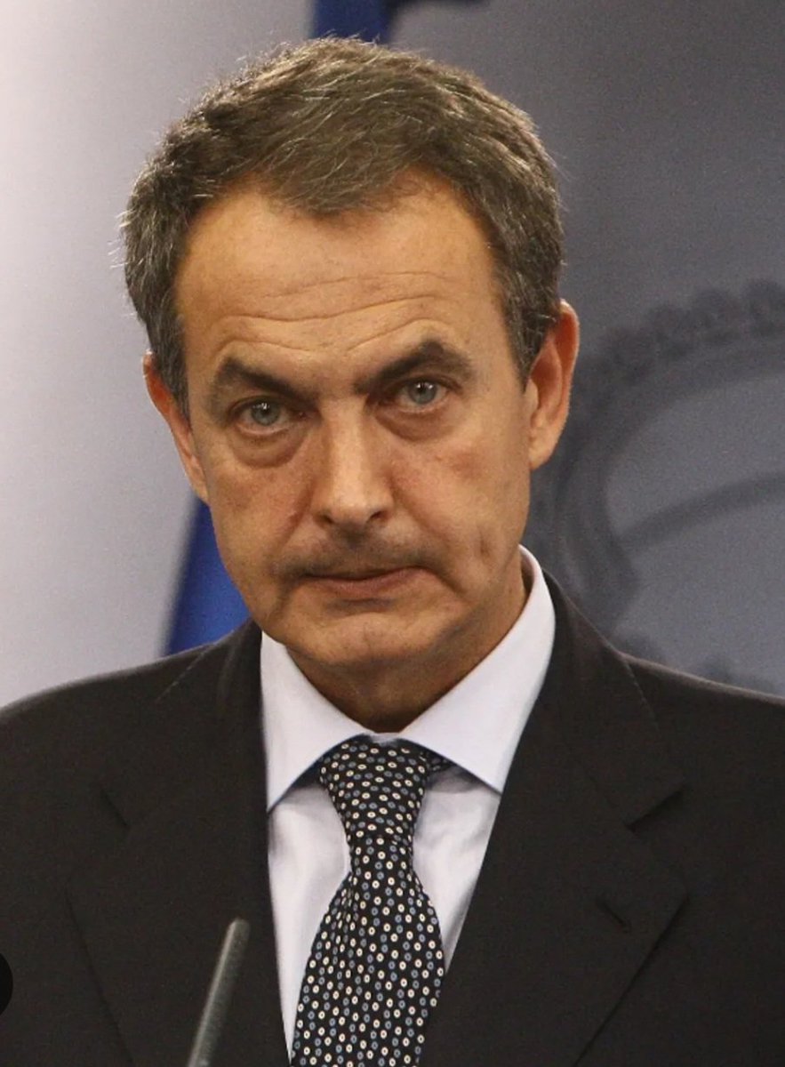 Cuatro blindados oficiales y seis escoltas armados hasta los dientes, para q este hijo de la gran puta cometa delitos a su antojo, amparado por el gobierno y a cargo d los españoles.

Espero verte pronto entre rejas, cabrón 

Brindaría por ello, pero prefiero esperar a tu funeral