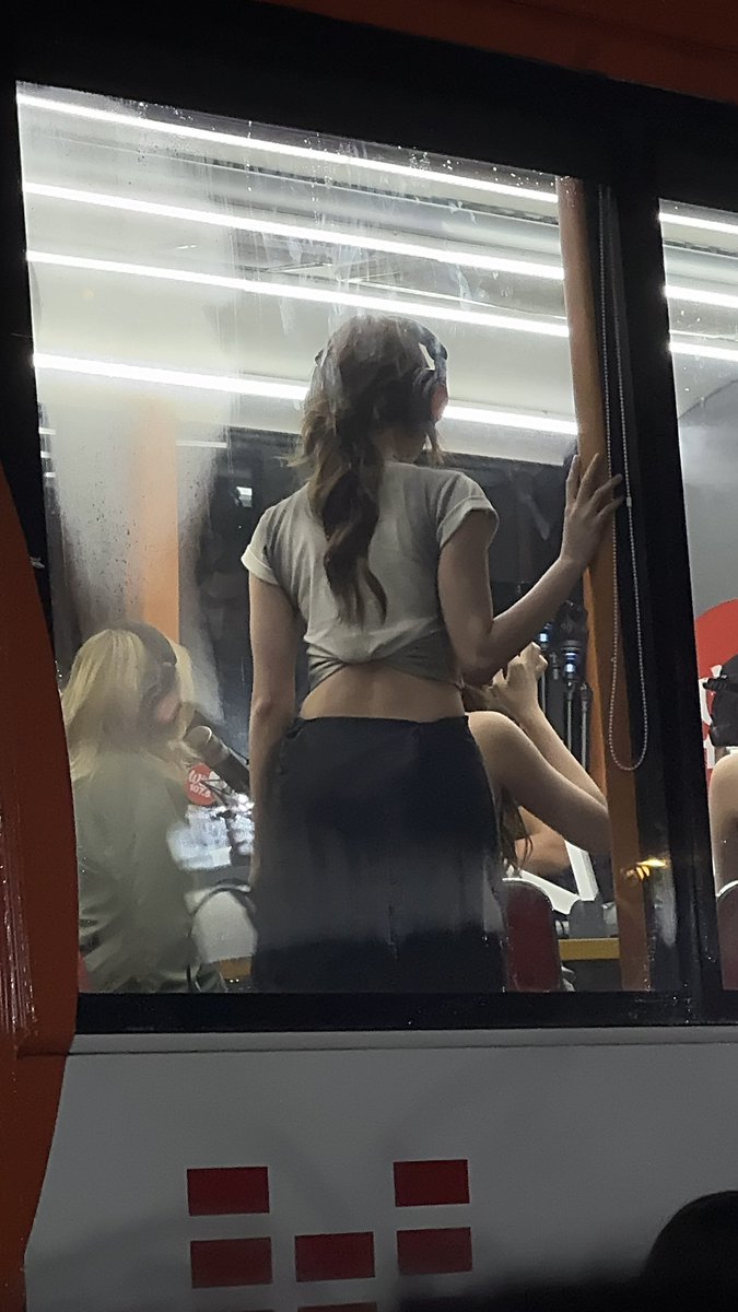 mikhahive's tweet image. TAINA COLET SANDAAAAAL LADLSGDJA ANG ATTRACTIVE SHUTA 

BINI WISH BUS ROADSHOW

#BINIatEtonCentris
#BINIonWishBus #BINI