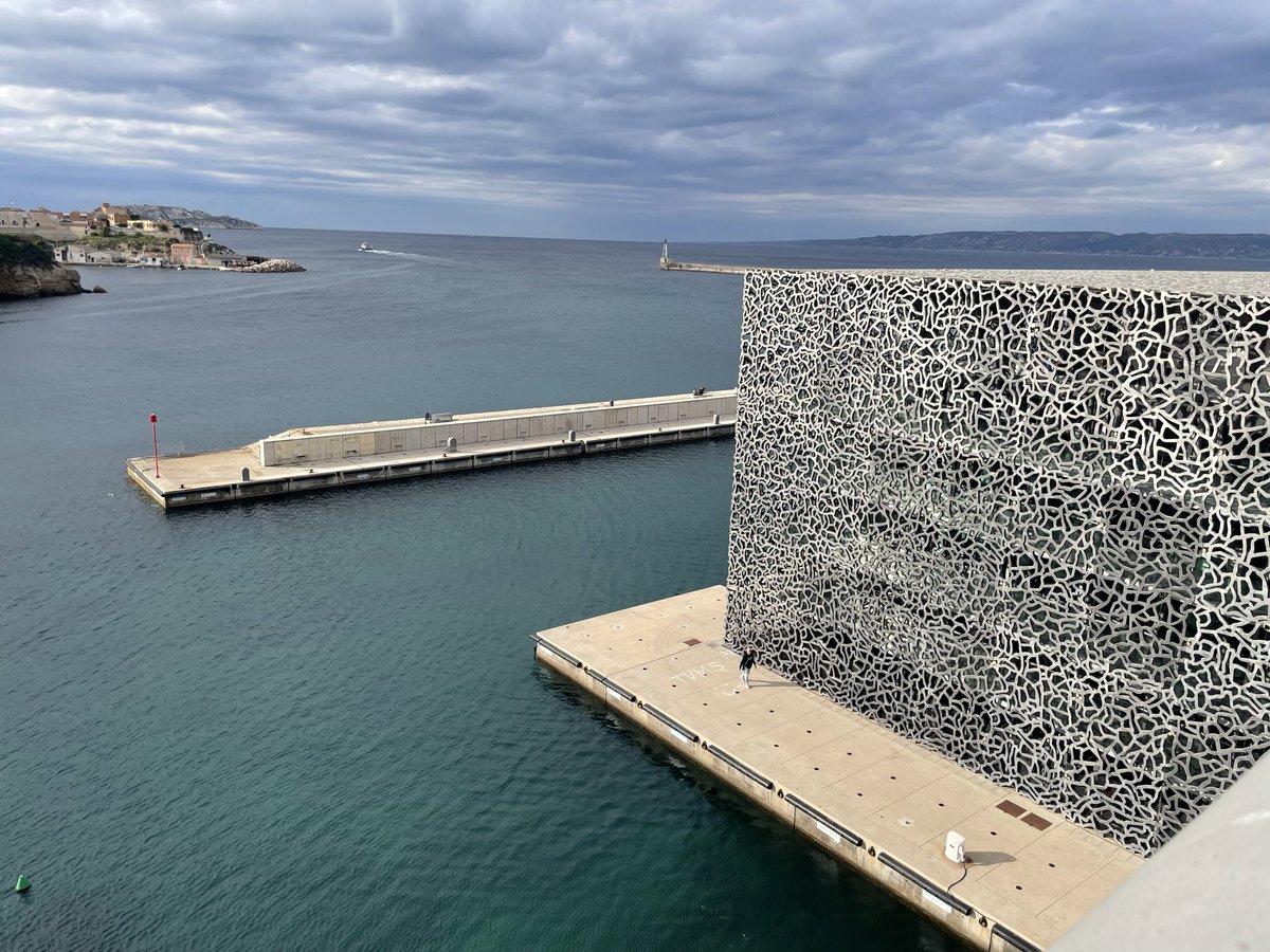 oferlvy's tweet photo. המוזיאון הכי מוצלח בעולם: MUCEM במרסיי. 
משתלב באופן מושלם באתר ההיסטורי של הנמל.
אני מסיר את הכובע  מול הארכיטקט Rudy Ricciotti. https://t.co/b52fG2qLMB