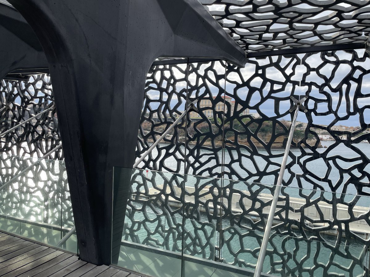oferlvy's tweet photo. המוזיאון הכי מוצלח בעולם: MUCEM במרסיי. 
משתלב באופן מושלם באתר ההיסטורי של הנמל.
אני מסיר את הכובע  מול הארכיטקט Rudy Ricciotti. https://t.co/b52fG2qLMB