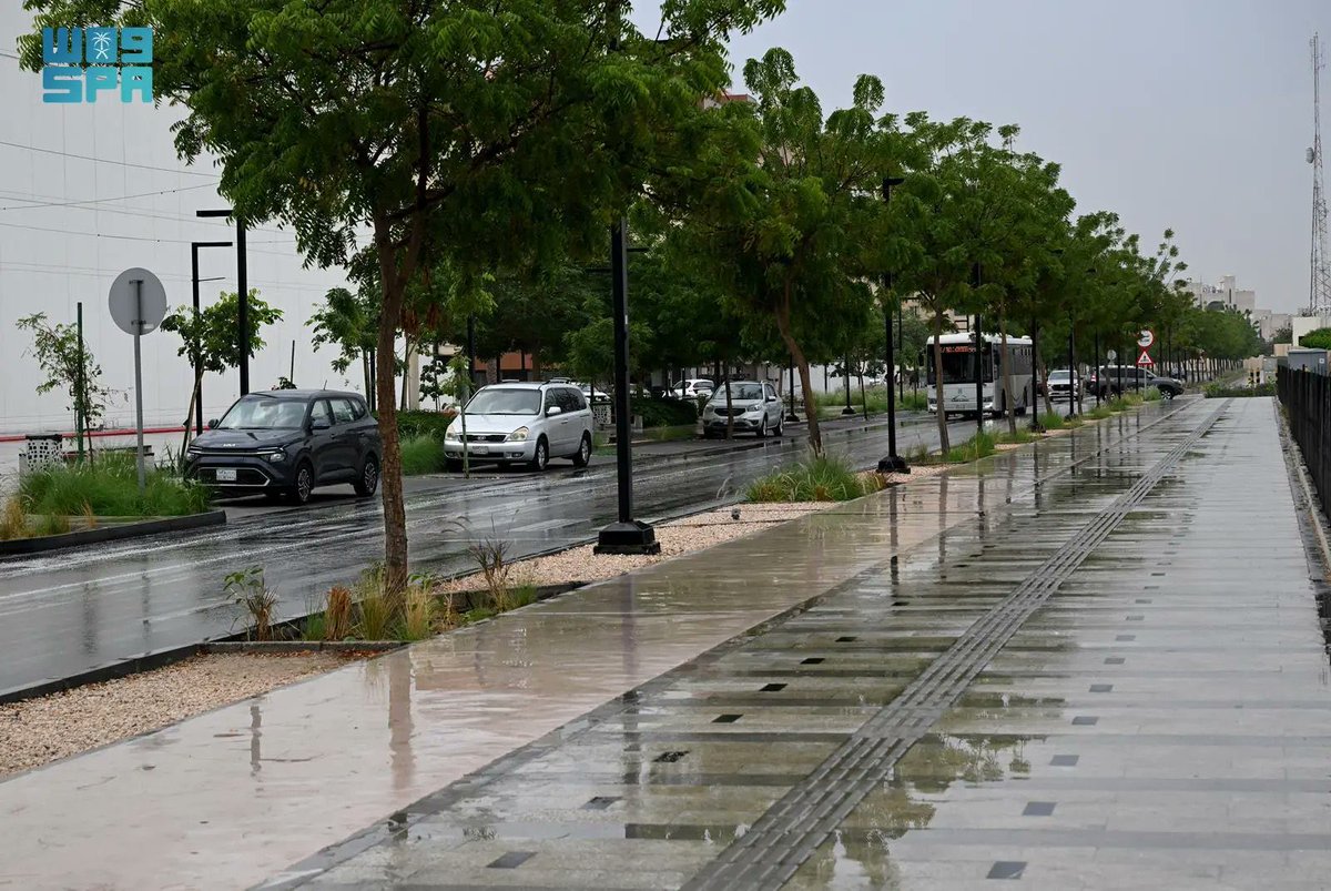 Dmm_city's tweet photo. الدمام ❤️
عروس الخليج تتعطّر برائحة المطر ⛈️☔️ https://t.co/DbFDslANLZ