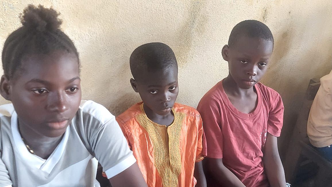 clubuaci's tweet image. 🖐🏽 « Les Mains qui Protègent »
Le 13 déc. 2025, le CUA-CI a sensibilisé des élèves de CM1–CM2 à l’EPV La Réussite (Abobo) sur la reconnaissance et le refus de toute forme de violence.
Protéger l’enfance, c’est agir durablement.

#16JoursDActivisme #ProtectionDeLEnfant