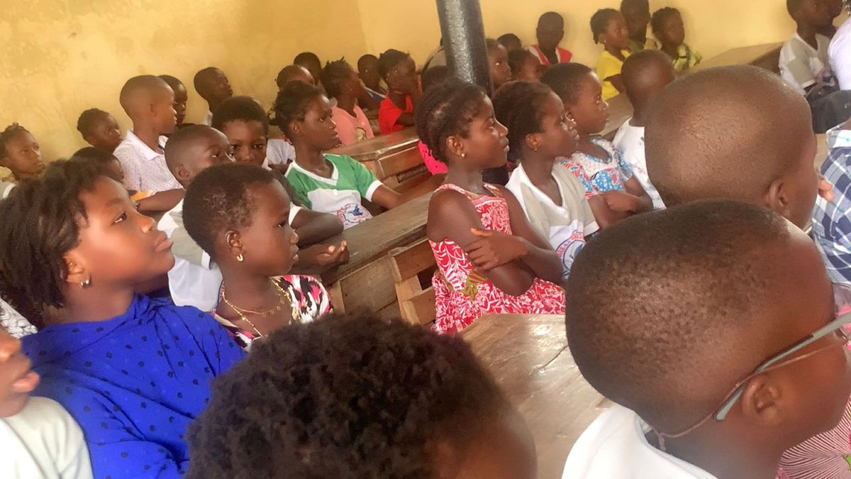 clubuaci's tweet image. 🖐🏽 « Les Mains qui Protègent »
Le 13 déc. 2025, le CUA-CI a sensibilisé des élèves de CM1–CM2 à l’EPV La Réussite (Abobo) sur la reconnaissance et le refus de toute forme de violence.
Protéger l’enfance, c’est agir durablement.

#16JoursDActivisme #ProtectionDeLEnfant