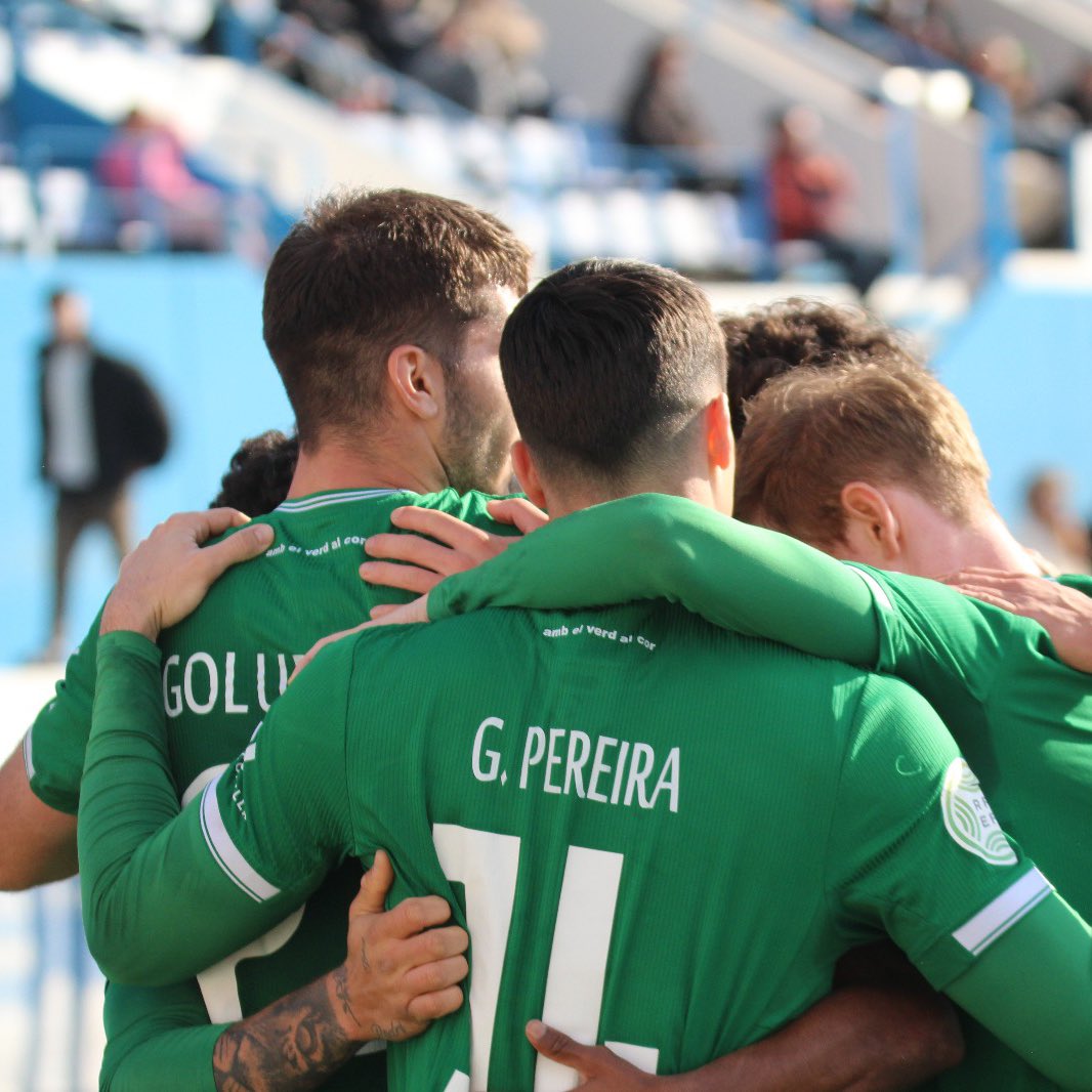 ue_cornella's tweet photo. 📝 𝗖𝗥𝗢́𝗡𝗜𝗖𝗔 • 𝗝𝟭𝟰 #TerceraFederación 🏆
 
⚽️ @FundacioGrama 0️⃣-2️⃣ #UECornellà 
 
🖊️ Máxima fiabilidad. 

🔗 https://t.co/6JzfJjIrf7
 
#GramaCornellà #Ambelverdalcor 💚 https://t.co/ygXzccqaIk