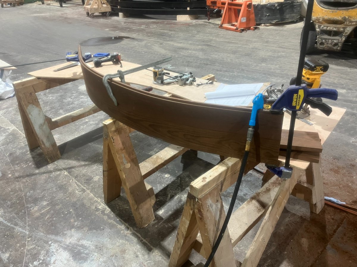 BucklandTimber's tweet image. More from the factory floor this week - a look at some of the detailed #carpentry involved in producing small, tight-radius curved sections. Shaping #ash at this scale is all about accuracy, repeatability and patience, #Glulam #TimberEngineering #TimberConstruction