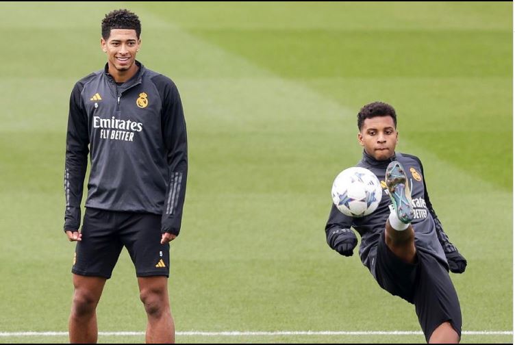 جود بيلنغهام يشيد بزميله رودريغو: اللاعب الأكثر موهبة ومهارة في #ريال_مدريد 