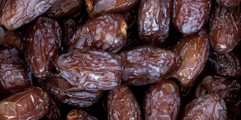 Als vrouwen in de laatste maand van hun zwangerschap elke dag zes dadels eten, halveren ze de tijd die hun bevalling in beslag zal nemen. ergogenics.org/dadels-bevalli…