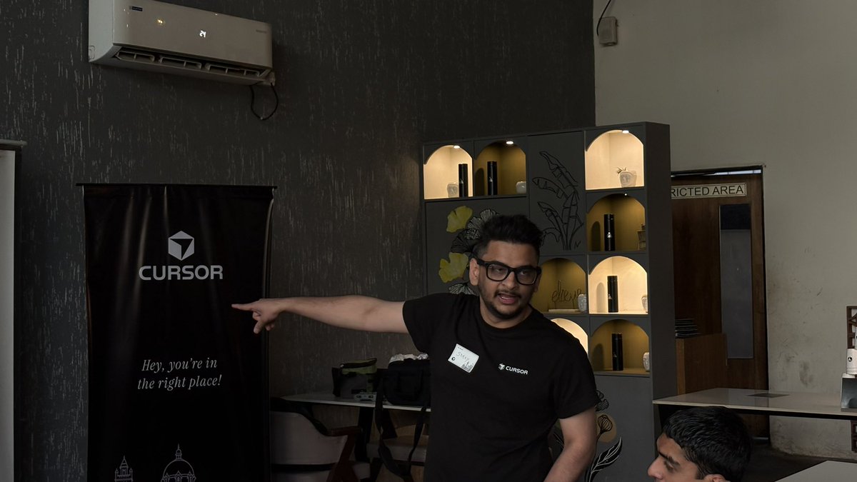 Parthsoni3010's tweet photo. A day at cafe cursor by @cursor_ai 

#cafecursor https://t.co/9ovwGd8OyI