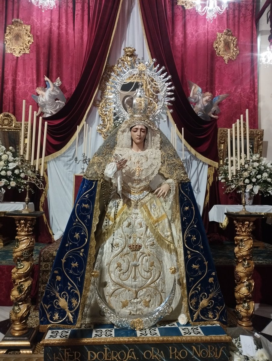 Con el magnífico besamanos extraordinario de Nuestra Señora de la Soledad le pongo el brioche de oro este año cofrade en Jaén, (a no ser que me sorprendan en Cristo Rey) ha sido un gran año, sin duda alguna.