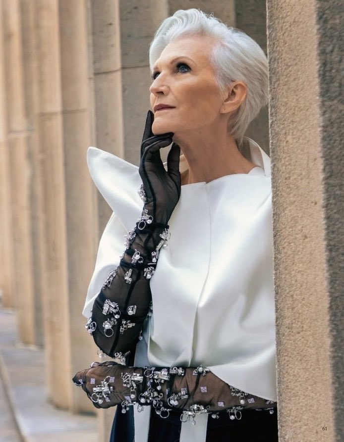 𝖈𝖔𝖒𝖒𝖊𝖓𝖙𝖆𝖗𝖞•🇺🇸MR X NEWS🇺🇸 tweet media