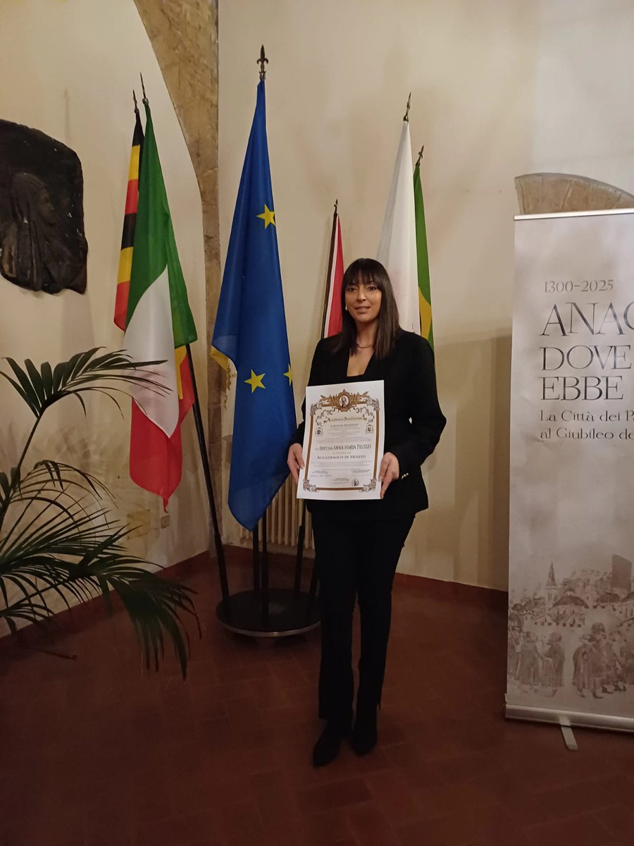 caramellabuona's tweet photo. Sabato 13 dicembre, nella suggestiva Sala dello Schiaffo ad Anagni, alla presenza delle autorità civili, militari e religiose, è stato conferito il Titolo Accademico di Merito dell'Accademia Bonifaciana alla nostra vice presidente 𝗔𝗻𝗻𝗮 𝗠𝗮𝗿𝗶𝗮 𝗣𝗶𝗹𝗼𝘇𝘇𝗶 https://t.co/UtnZlKy4A9