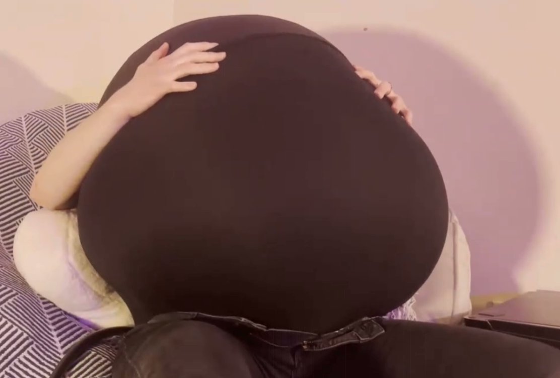 DealingPeaches tweet media