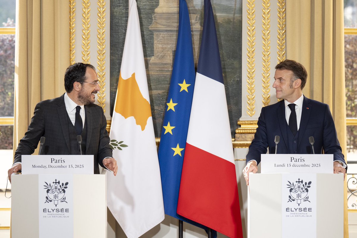 EmmanuelMacron's tweet image. Με χαρά υποδέχομαι τον φίλο μου Νίκο @Christodulides, Πρόεδρο της Κυπριακής Δημοκρατίας, στο Παρίσι αυτή τη σημαντική στιγμή.
                            
Με την υπογραφή σήμερα της Συμφωνίας Στρατηγικής Εταιρικής Σχέσης, περνάμε σε ένα νέο στάδιο στη σχέση μεταξύ των χωρών μας.…