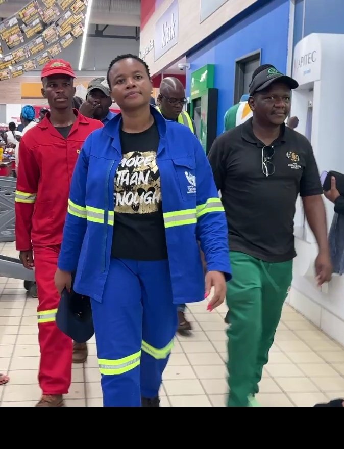 Retweet if you Support Dr Nasiphi Moya 

Mayor of Tshwane