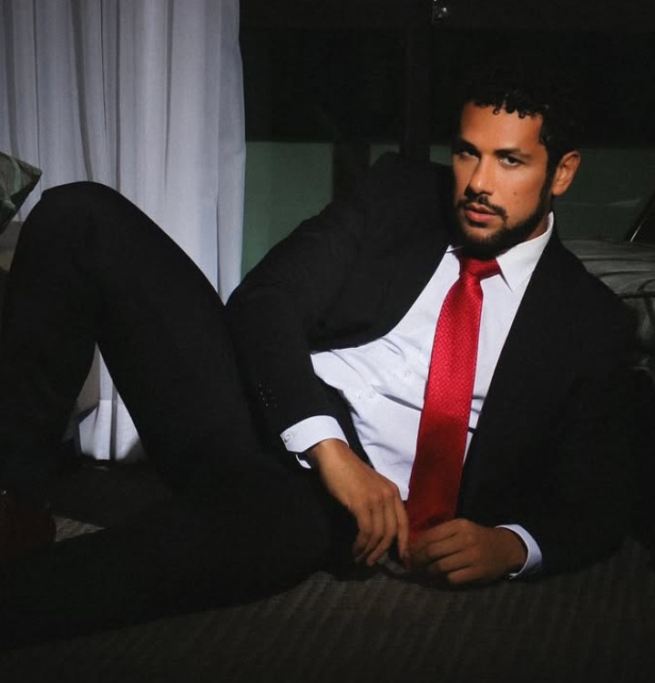 Feliz aniversário, Amaury.
Uma pessoa que entrou na minha vida há um ano, quando eu não estava bem.
Uma pessoa incrível. Obrigada por estar aqui. ❤️ #FelizAniversárioAmaury