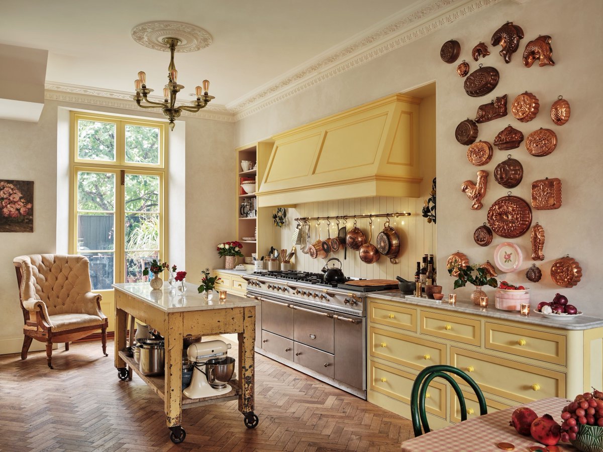 The English Home tweet media