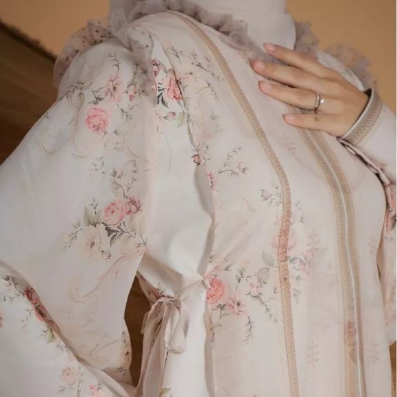 roseznia's tweet image. Pretty floral silk dress for raya 2026
