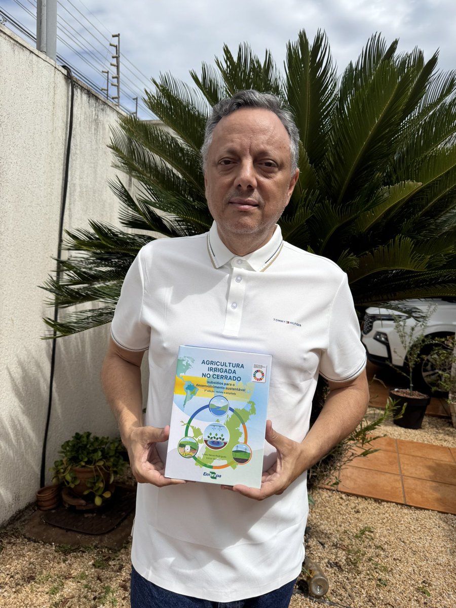 EnioFernandes's tweet photo. #sempretentandoentenderoagro Um presente, uma caminhada ao conhecimento, ao aprendizado. Extremamente grato ao @sindicatoruraldecristalina , muito obrigado ao meu amigo @nilson.fogolin . Um enorme abraço a esta cidade maravilhosa, a qual me abraçou no início de minha jornada. https://t.co/oCZdYtT6a0