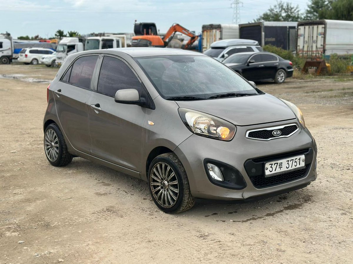 RevsGh's tweet image. 🔥Kia Morning 2012🔥
Full Option 1.0L

✅ Chilling AC
✅ Automatic Transmission 
✅Leather Seat 
✅ Gasoline

💰 Ghc 38,000 Buying and Shipping 

Kindly help me retweet

Ama Burland/Abu Trica/Bawumia/Gimpa/Kennedy Agyapong #BHIMFEST25
#HunnyBoyAy3 #AZenithChristmas #BHIMFEST25