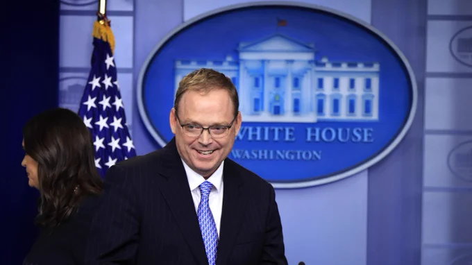 🚨 INVESTING : "Hassett: Trump libero di esprimere opinioni sulla politica della Fed"