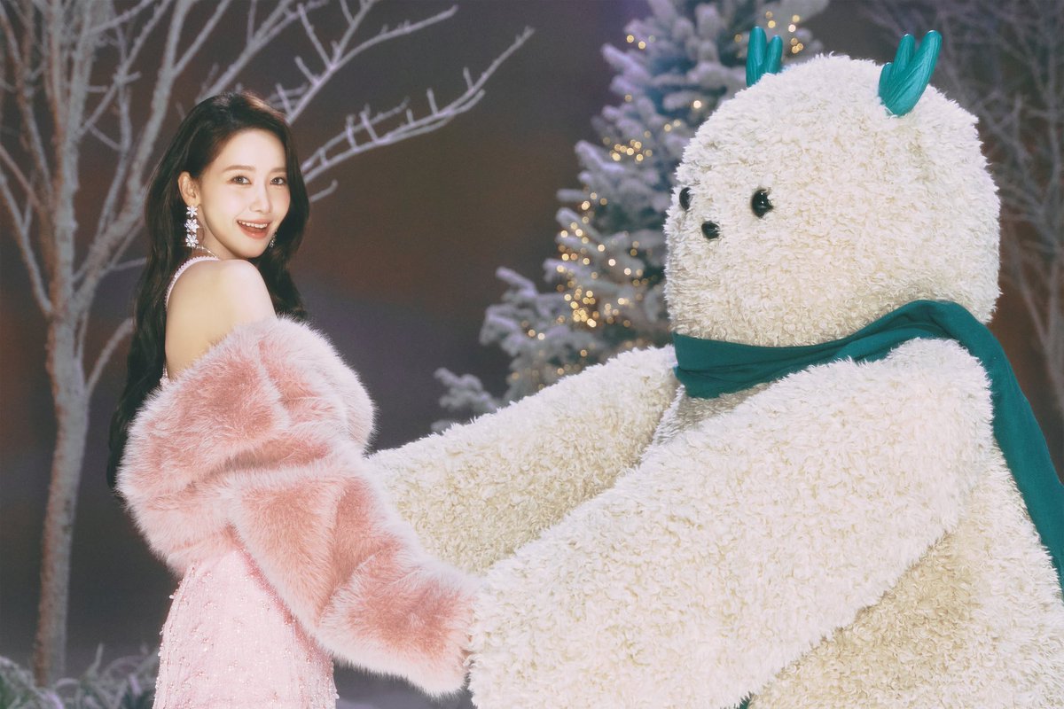 PopBase's tweet photo. Yoona stuns in teaser photos to her single ‘Wish to Wish.’Out December 19th. https://t.co/Drqf5wkQnr