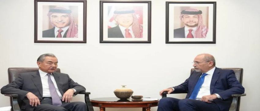 الصفدي يؤكد مع نظيره الصيني أهمية تفعيل الاتفاقيات الثنائية 