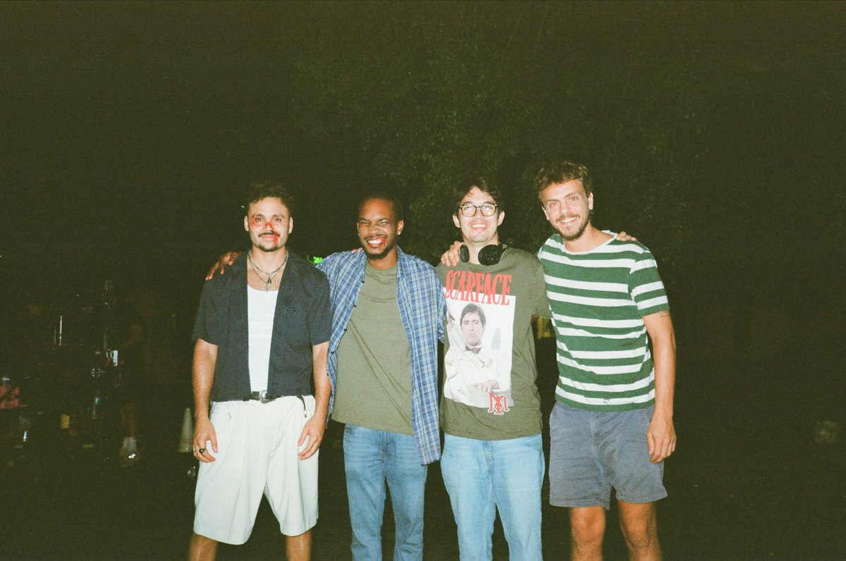 🍺🎈 🎬 Nuestro primer proyecto para 2026 se llama "Beers &amp; Condoms", el nuevo cortometraje de Guillermo Arcaya.

Protagonizado por Eric Andrew y producido por Trick Shot. 

Un cruce entre comedia negra y drama, actualmente en etapa de postproducción.

👉 instagram.com/p/DSSNLQzjRjR/