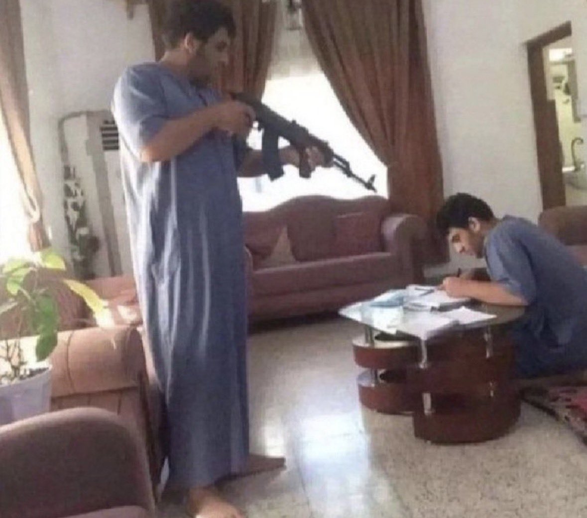 dedemedica's tweet image. queria uma dupla de estudos que me tratasse assim