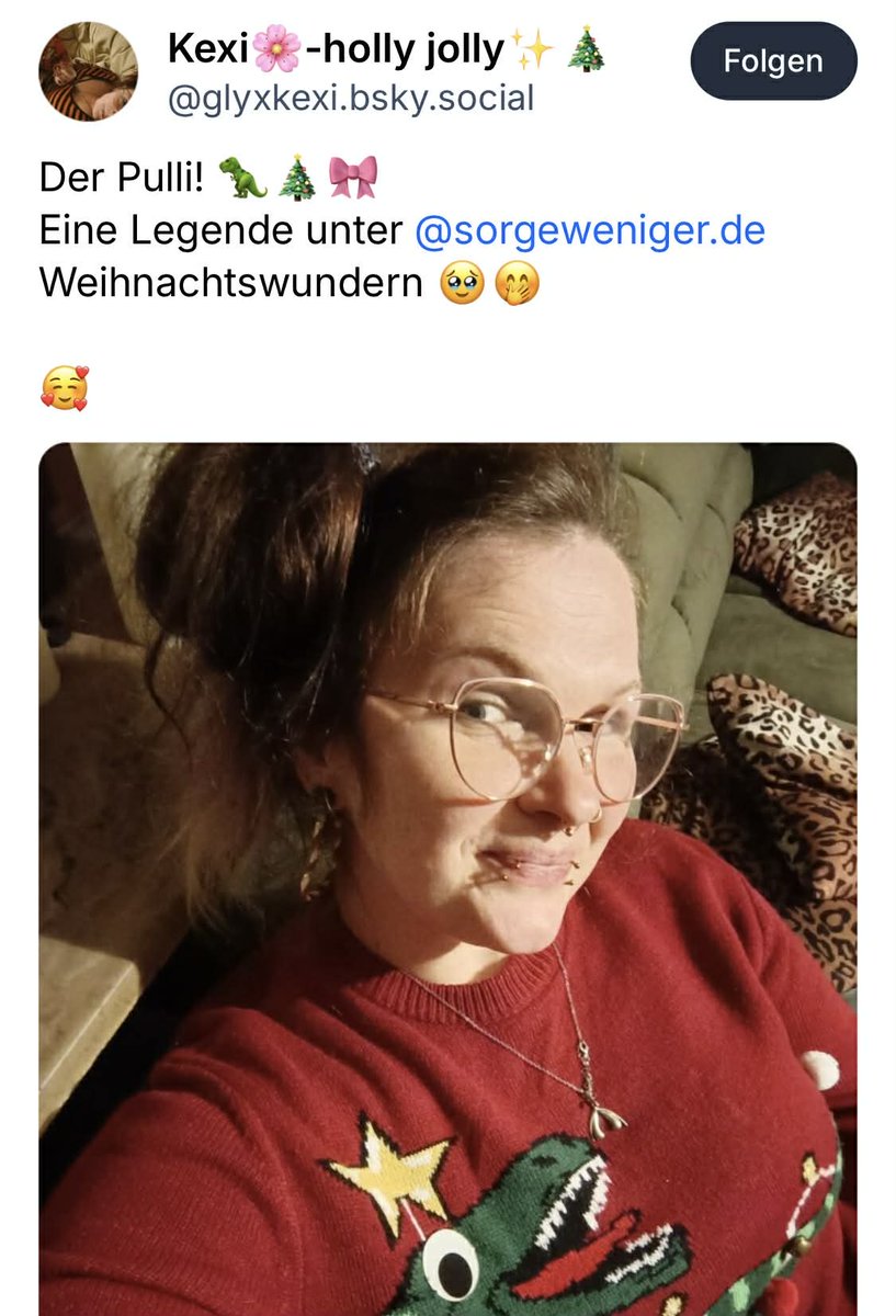 schwarzerhund40's tweet photo. 8 Jahre in Folge lässt @glyxkexi sich ihr Luxusfressen von anderen bezahlen und sich und ihre Kinder dabei reich beschenken, trotzdem jammert sie auf X rum, weil es nix von der Wishlist gibt. Schnell spendet ihr #Zahlschweine 
#wunschnachten #wunschnachten2025 https://t.co/CvLj7lg0E3