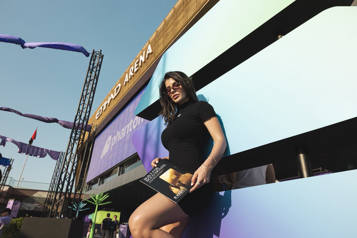 FOMO Magazine tweet media