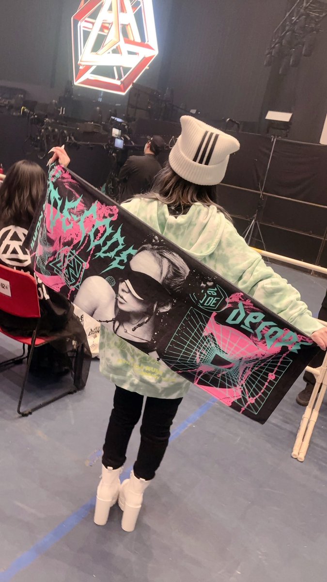 kOakvmas2's tweet photo. 大阪完全燃焼🩷

演出もセトリも最高すぎて久しぶりの
ｱﾘｰﾅ tour 参戦できてょかッた😽♡

大阪の盛り上がりもだしｱﾘｰﾅが埋まる程
のﾍﾟﾝﾗの景色が綺麗すぎた！😘

くぅちゃんも終始笑顔で可愛いすぎた
し次のtour 発表も最高すぎたぁ🩷 https://t.co/z8E5OYEfSW