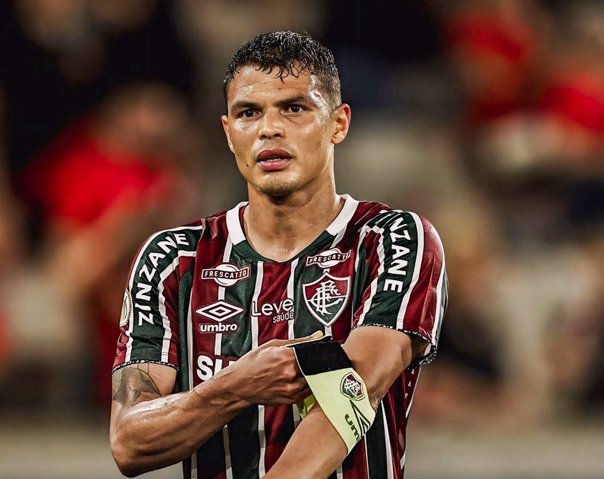 FabrizioRomano's tweet image. 🚨🇧🇷 Thiago Silva has decided to LEAVE Fluminense and try new chapter as a free agent ahead of 2026 World Cup.

Thiago will be available with immediate effect from January.

His priority is a return to Europe, as @geglobo reports. Talks on.