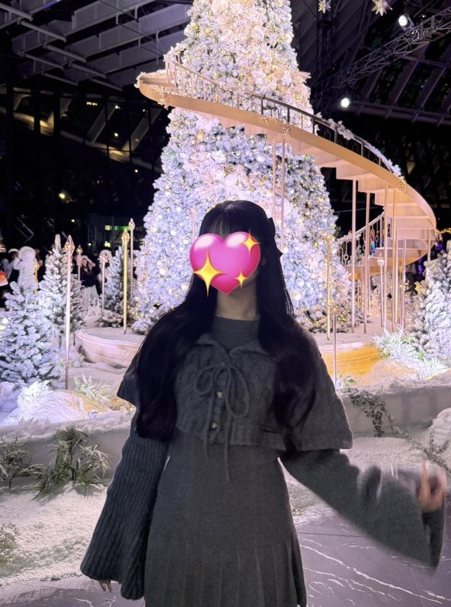 andmary Snow cape knit set up white