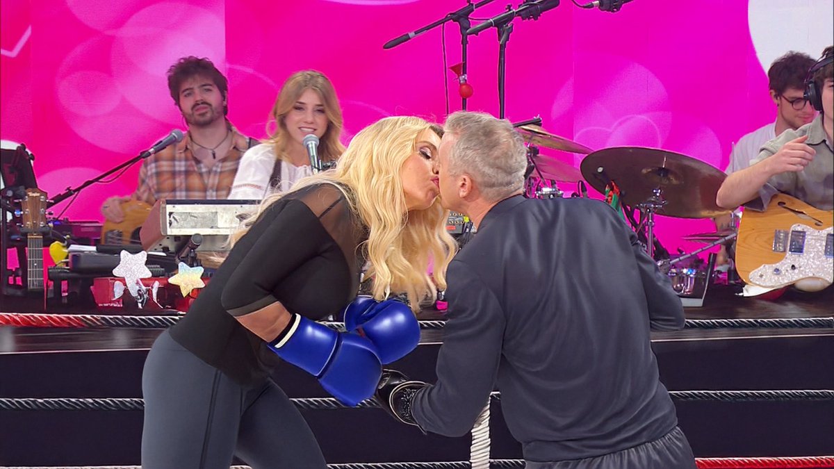 Oggi✨
#BellaMa #PierluigiDiaco <a href="/ValeriaMariniVM/">Valeria Marini</a> <a href="/RaiDue/">Rai2</a>