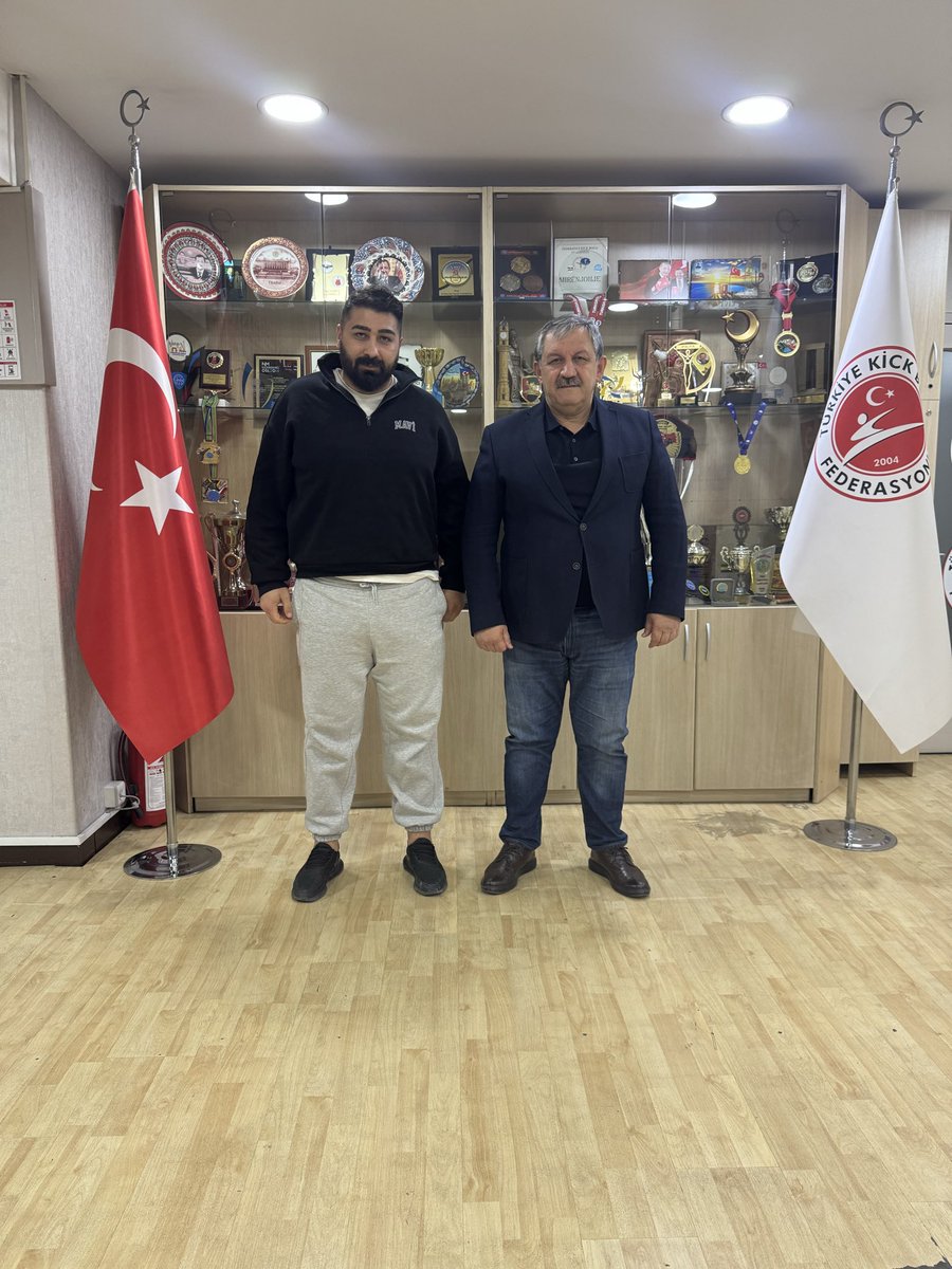 Yeşinler Spor Kulübü Başkanı Fatih Yeşin ziyaretimize gelmiştir. Kendisine teşekkür ediyorum.
