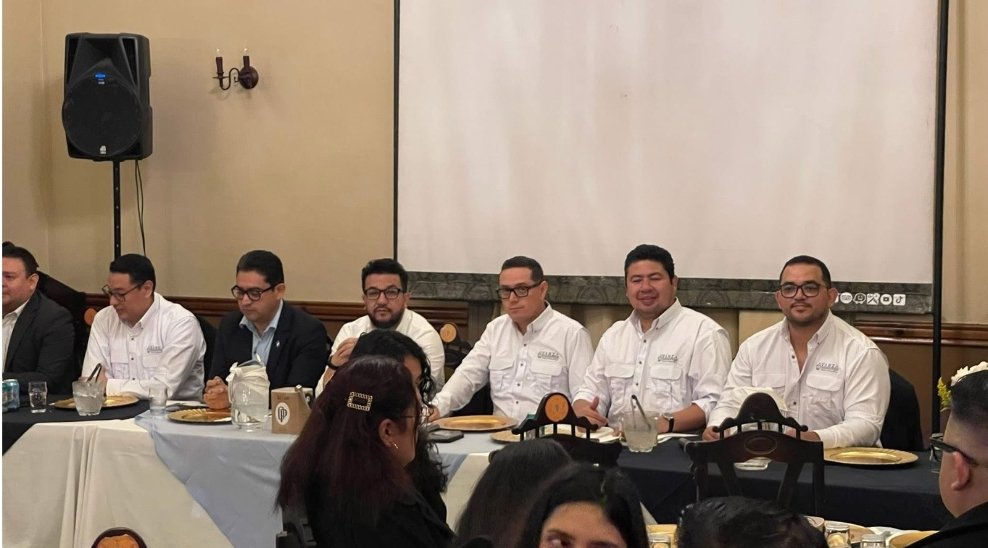 MonterrosoJavi's tweet image. Nunca se había visto algo asi, que toda la cúpula del MP participara abiertamente en política gremial y usando recursos de la institución para crear un grupo del Cang, están deseeperados por huir al TSE y a la CC, saben que a partir de mayo se viene persecución penal contra ellos