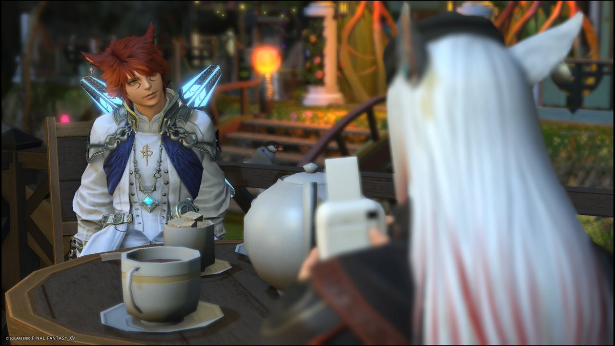 gameto_eollll's tweet photo. カナタとの会話中に、ふと思いたってカメラを取り出したティセリウス
パシャリとシャッターを切り、現像された写真を見てそっと微笑むんでいるとカナタが不思議そうに見ている
「撮りたくなっちゃって...」と少し恥ずかしそうにするティセリウスは、撮ったばかりの写真をカナタに渡した https://t.co/Q2N5CNZT6y