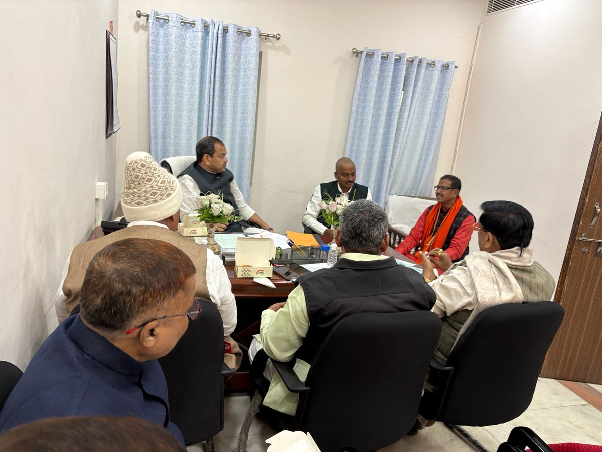 “आज बिहार विधानसभा नियमावली के अंतर्गत जिला परिषद एवं पंचायती राज समिति के सभापति के रूप में विधिवत पदभार ग्रहण किया।
इस अवसर पर माननीय विधायक सदस्य के रूप में उपस्थित रहे।