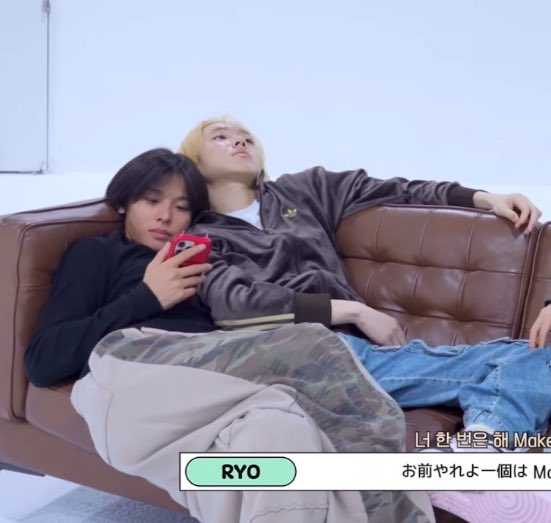 리쿠사쿠니들언제부터이렇게친햇어..?(둘이연생때서울숲산책감, 산책가서군고구마사먹음, 해피엔드들으면서이게청춘이구나한경험有, 둘이맨날연습같이함, 연생때다이어트한다고둘이같이먹방보면서샐러드먹음)