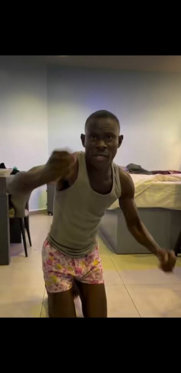 simpforeka's tweet image. Everybody goes through heart break e reach your turn you wan d!e?. 
Come on boy you deserve better.